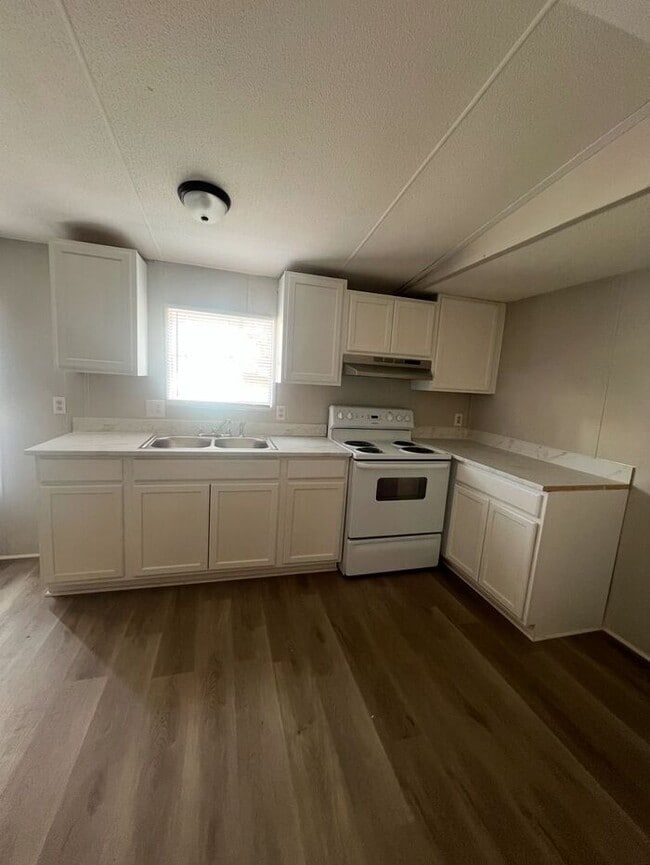 Building Photo - 2 Bed 1 Bath Home Located in Travelers Rest