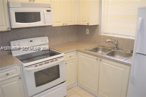 Foto del edificio - 1370 NE 119th St