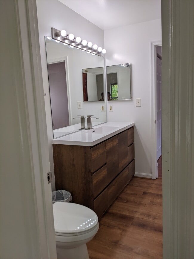 Building Photo - 15764 Easthaven Ct