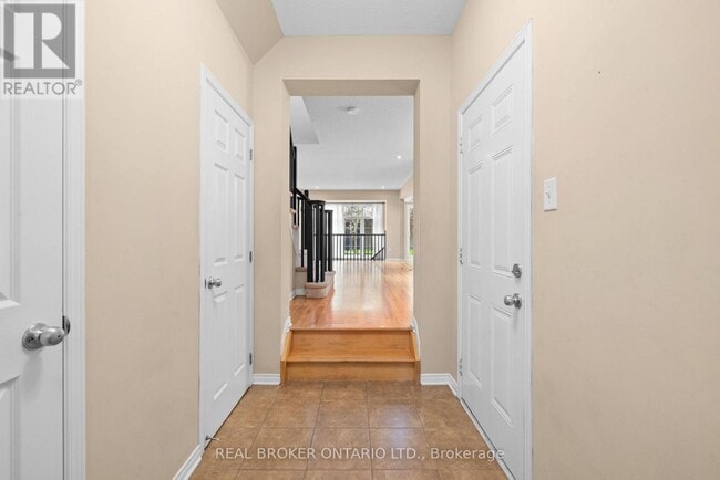 Building Photo - 306 Aldworth Private