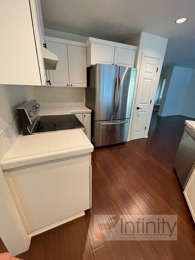 Building Photo - 23984 SW Shady Grove Dr