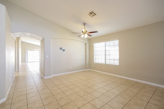 Building Photo - 15550 N Naegel Dr