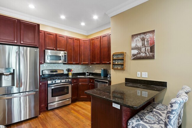 Foto del edificio - 2900 W Irving Park Rd