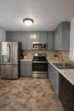 Building Photo - 8620 N Sherman Cir