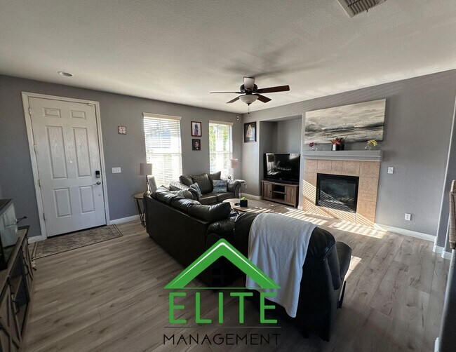 Building Photo - Beautiful 3-Bedroom Home in Desirable Nort...