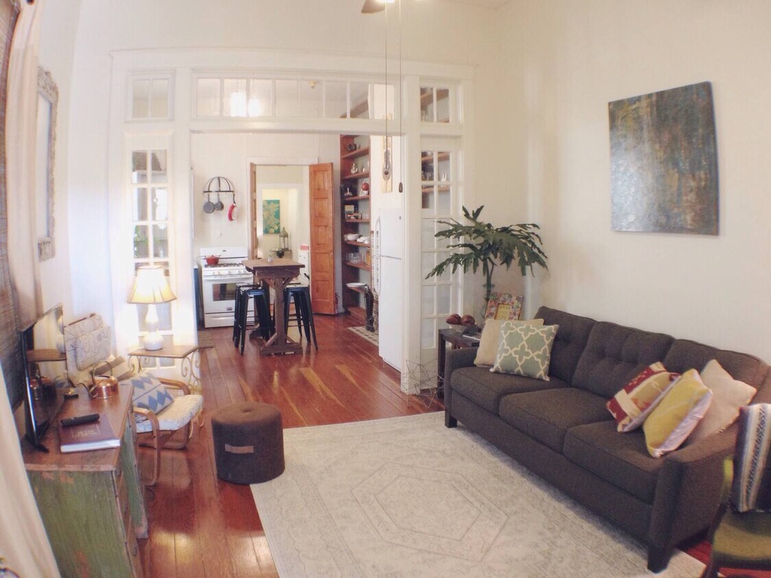 Sala de estar - 2815 Ursulines Ave