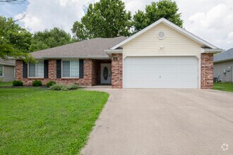 Building Photo - 901 Norman Dr