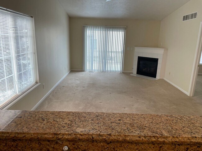 Building Photo - Forest Hills Condo available now