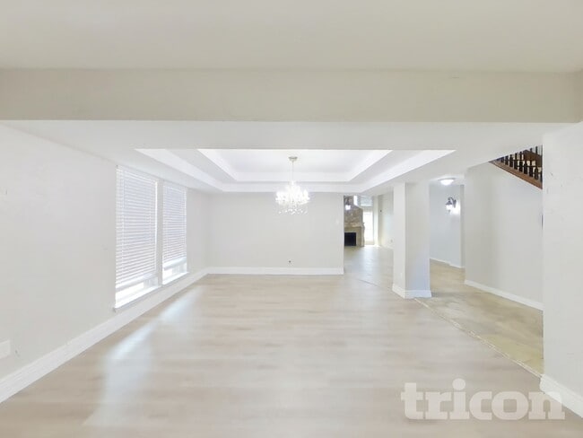 Building Photo - 220 Flatwood Dr