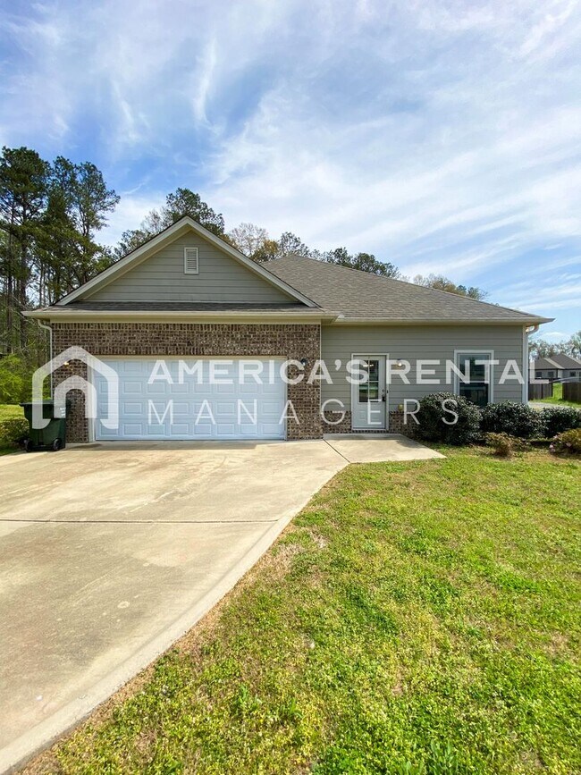 Foto del edificio - Home for Rent in Clanton, AL! Available to View Now!