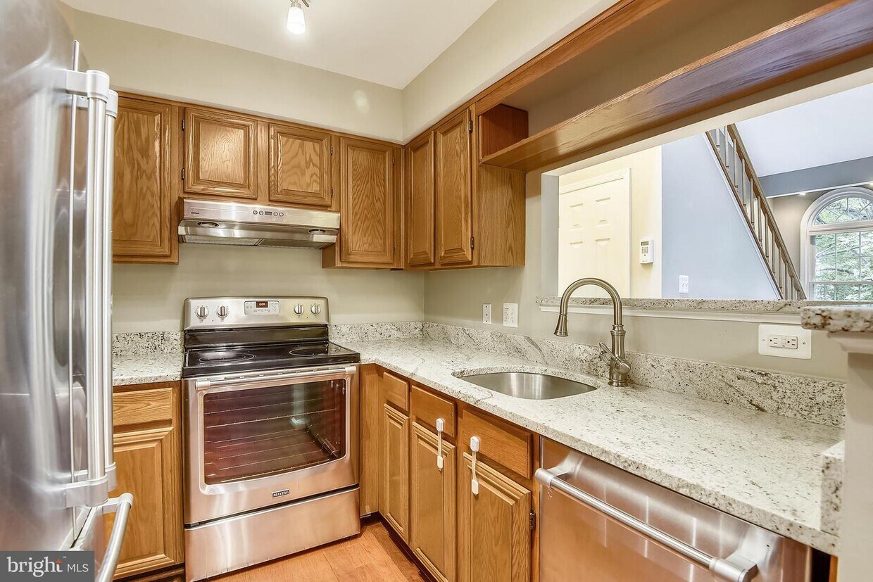 Primary Photo - 11717 Karbon Hill Ct