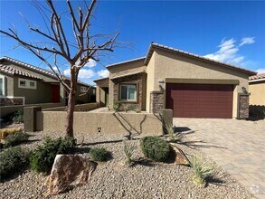 Building Photo - 2124 Del Aqua Ave