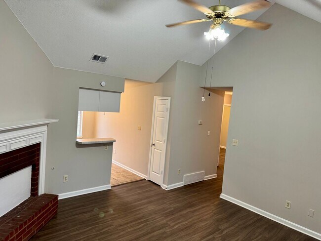 Building Photo - 2928 Churchwell Dr