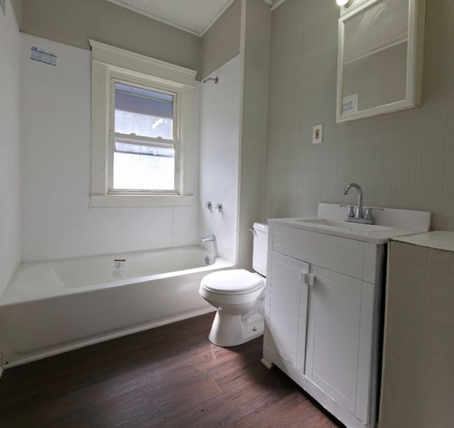 Foto del edificio - 747 E 117th St