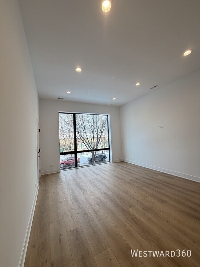 Building Photo - 1625 W 13th St