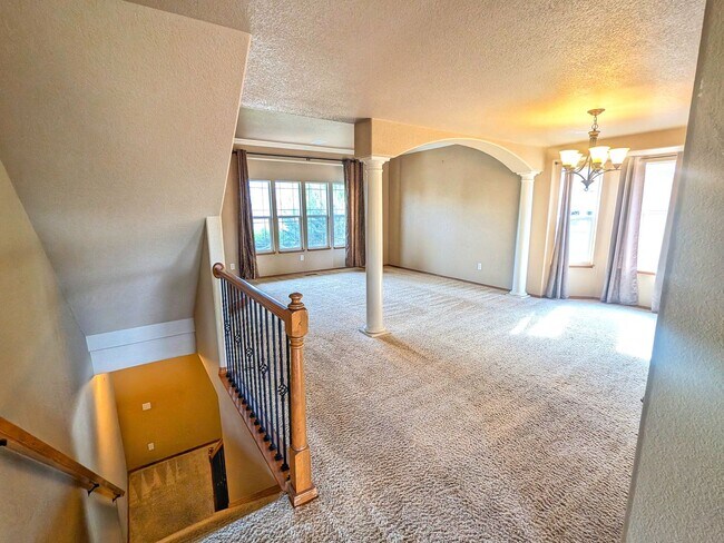 Foto del edificio - Gorgeous 5b 3b Single Family Home w/ a View