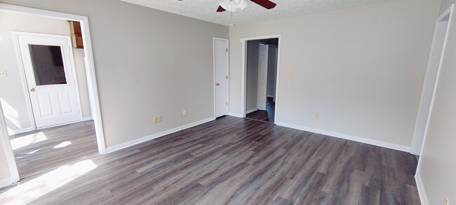 Foto del edificio - 4501 Plainview Ct