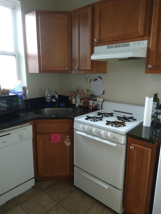 Primary Photo - 1169 Commonwealth Ave