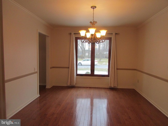 Building Photo - 140 Bunting Dr