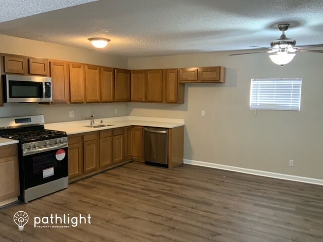 Foto principal - 640 Mountain View Avenue NE