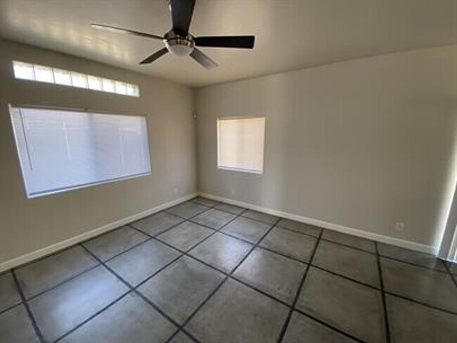 Foto del edificio - 2862 N Tyndall Ave