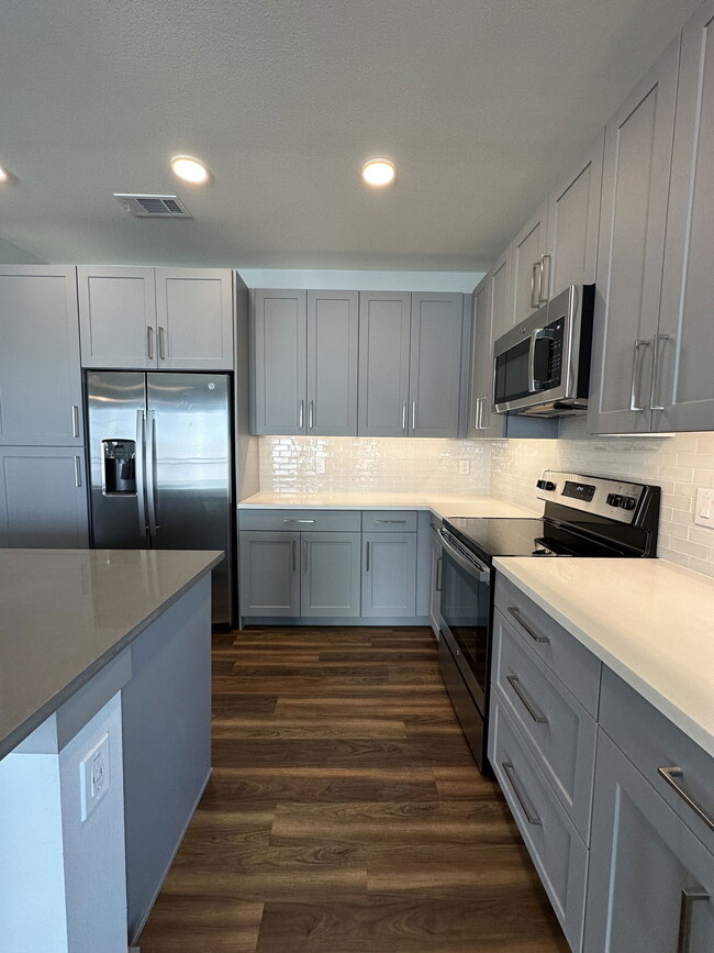 Building Photo - 632 Haversham Dr