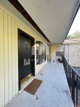 Building Photo - 613 W San Antonio St Unit 205