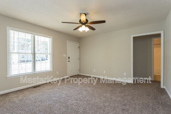 Foto del edificio - 1021 Amber Acres Ln