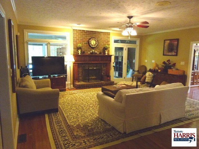 Foto del edificio - 948 Elliot Farm Rd