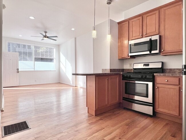 Photo - Beautiful 1 BR w/ in unit WASHER / DRYER a... Apartment