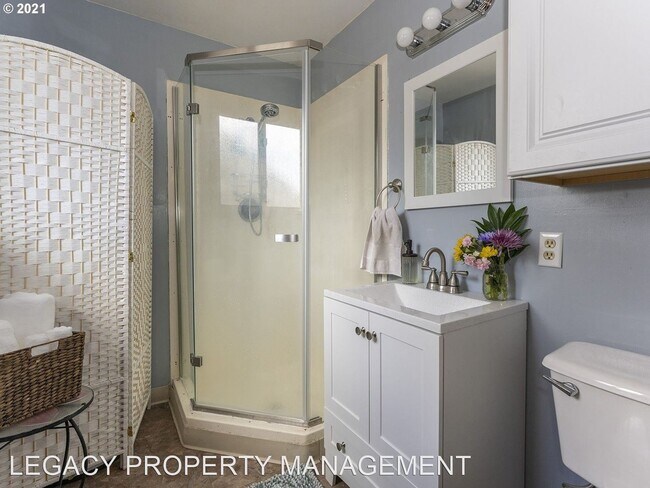 Foto del edificio - 3 br, 2 bath House - 112 Ella Street
