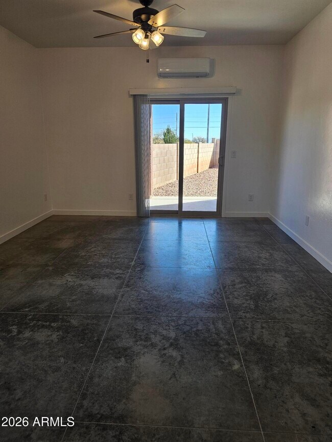 Foto del edificio - 2206 Las Brisas Way