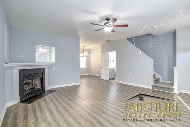 Building Photo - 8311 Tierra Del Sol Way