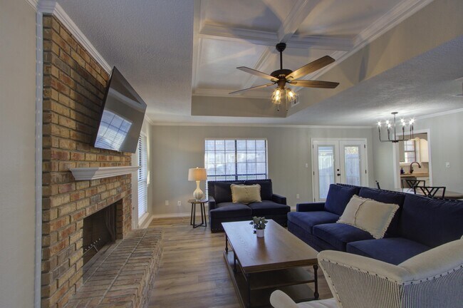 Foto del edificio - 5805 Sidney Dr