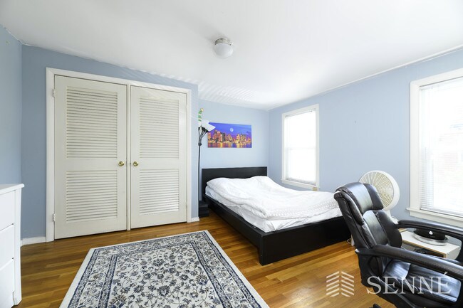 Foto del edificio - 3 Bd, 2 Bath, Natural Light