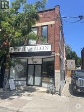 Building Photo - 967 Dovercourt Rd