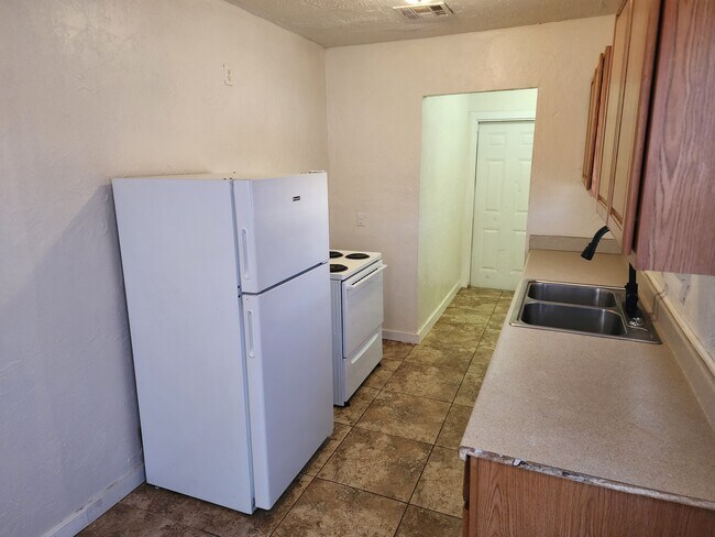 Foto del edificio - 616 NW 36th St