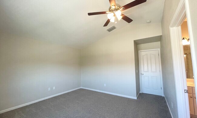 Building Photo - 9633 Richlyn Way