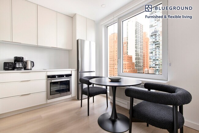 Building Photo - 150 Lawrence St