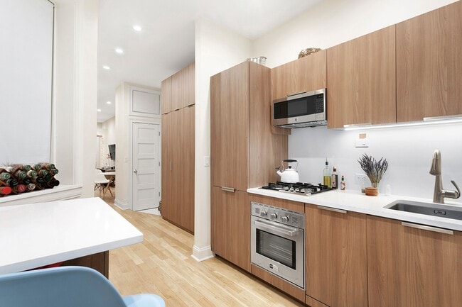 Building Photo - 53 W 11th St