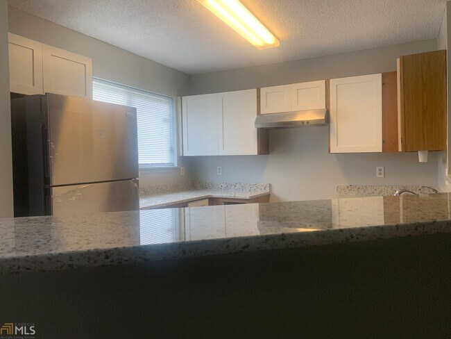 Foto del edificio - 3241 Tennington Pl