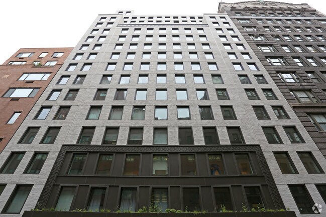 Foto del edificio - 55-61 W 17th St