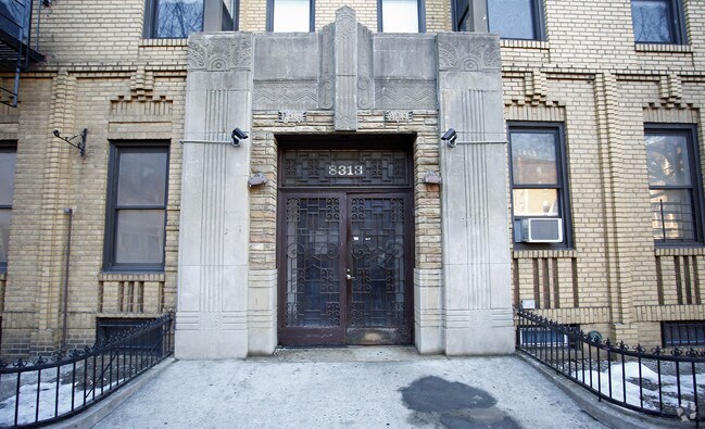 Building Photo - 8313 Bay Pky
