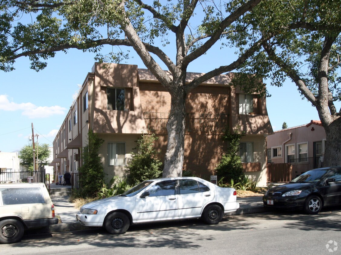 Foto del edificio - 1215 E Harvard St