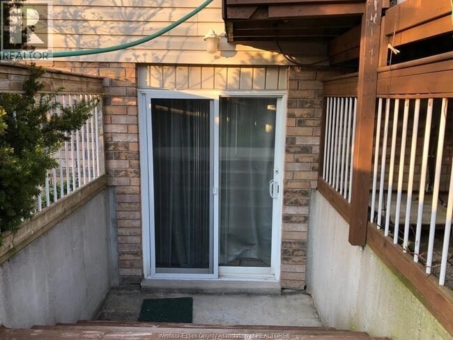 Building Photo - 1535 Vollans St