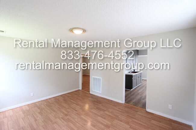 Building Photo - Corner lot with Great Curb Appeal!!