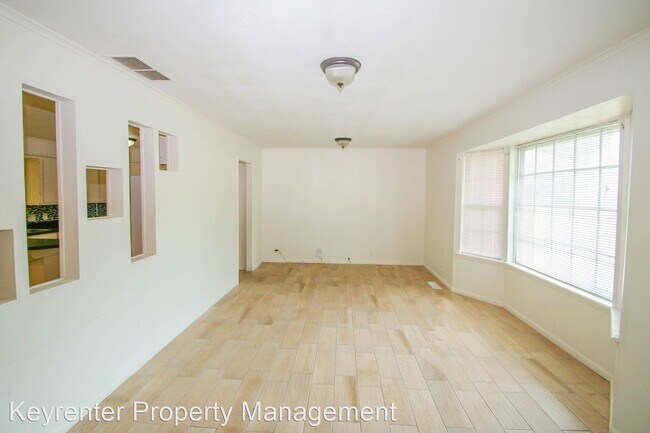 Building Photo - 116 S Louisville Pl