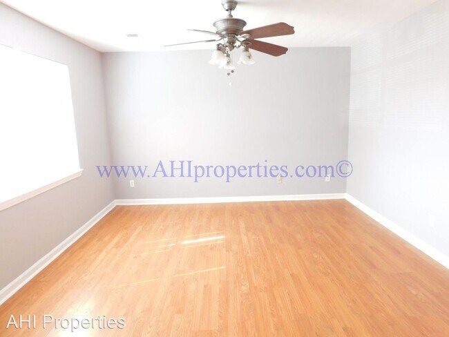 Building Photo - 3 br, 1.5 bath House - 2540 Hampstead Drive