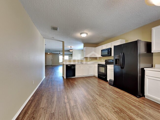 Building Photo - 952 Carthage Way