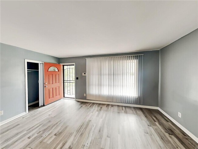 Building Photo - 801 Vanderbilt Ct NW